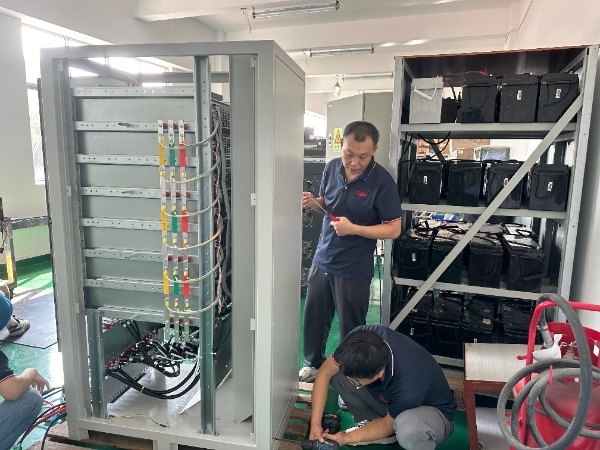 Industrial UPS Systems: Types & Applications